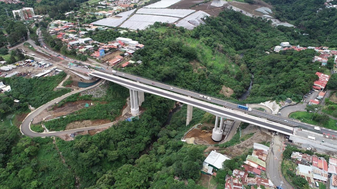 Nuevo puente sobre el Virilla  supera primeras pruebas para soportar el tránsito