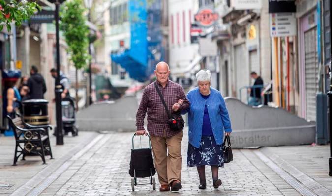 Gibraltar ensaya la nueva normalidad con paseos sin mascarillas