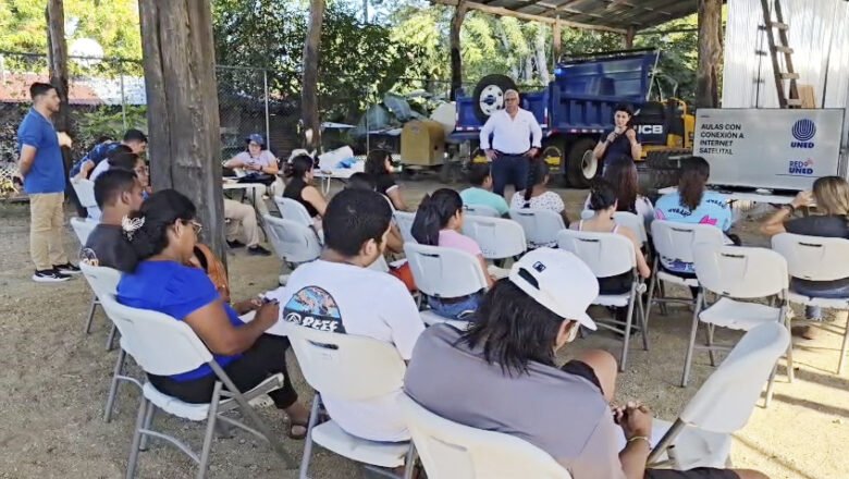 UNED conecta con Internet satelital a 10 comunidades rurales e indígenas históricamente excluidas