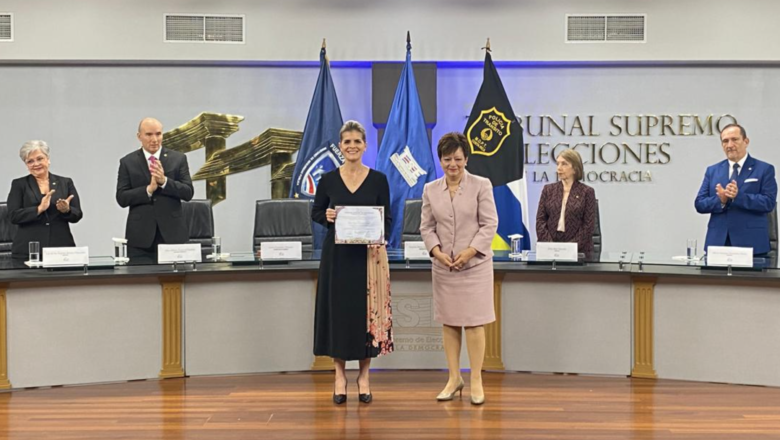 Presidenta electa recibe credenciales y se convierte en la mandataria número 50 de Costa Rica