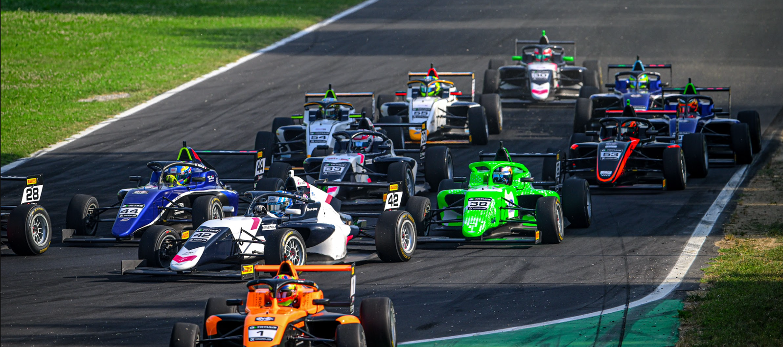 Enfoque de superación en Campeonato Italiano de Fórmula 4