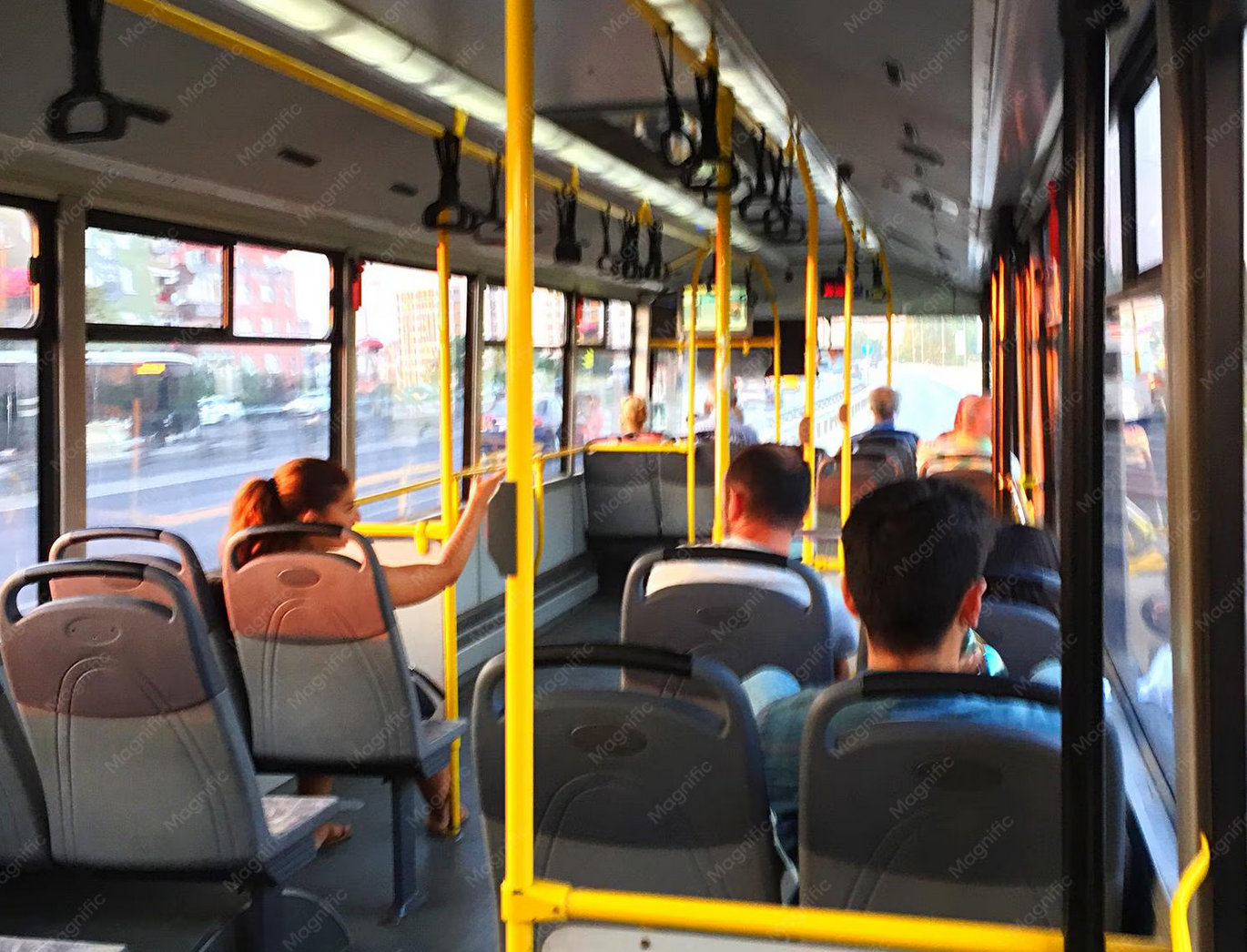 ARESEP ajusta las tarifas de buses, taxis, ferrocarril, cabotaje y peajes ante el retiro de las monedas de ₡5