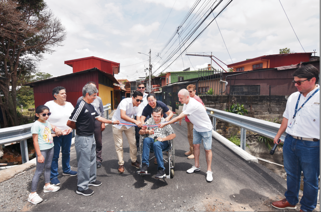 CONSTRUCCIÓN DE ALCANTARILLA DEVUELVEN LA SEGURIDAD VIAL A BARRIO EL CARMEN