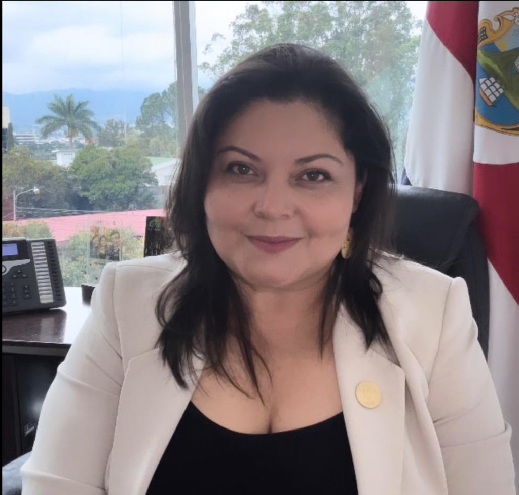 DE MORAVIA A LIMA: CINDY QUESADA LLEVARÁ SU EXPERIENCIA A LA EMBAJADA DE COSTA RICA EN PERÚ