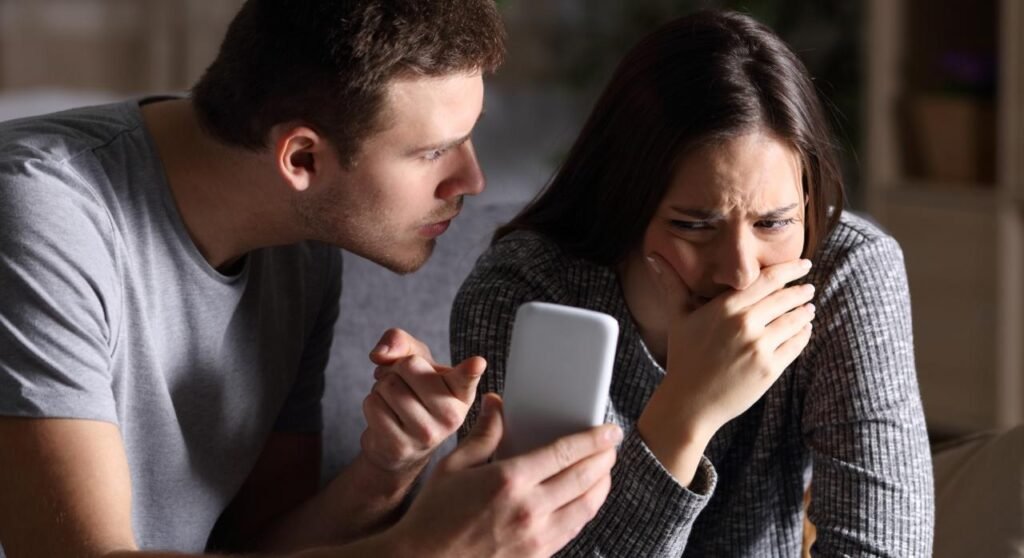 ¿CONTROL O AMOR? El INAMU revela las señales que pueden confundirse con cariño en una relación