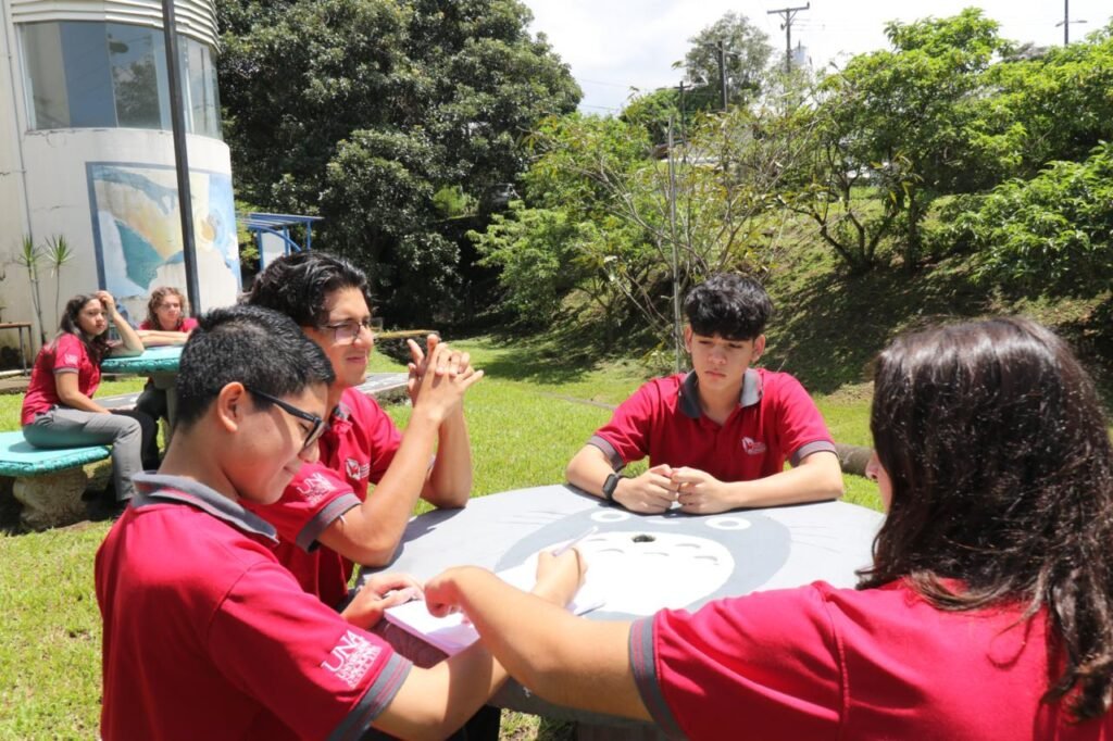 ¿Su hijo está en noveno? Colegios Humanísticos abren admisión para 2027