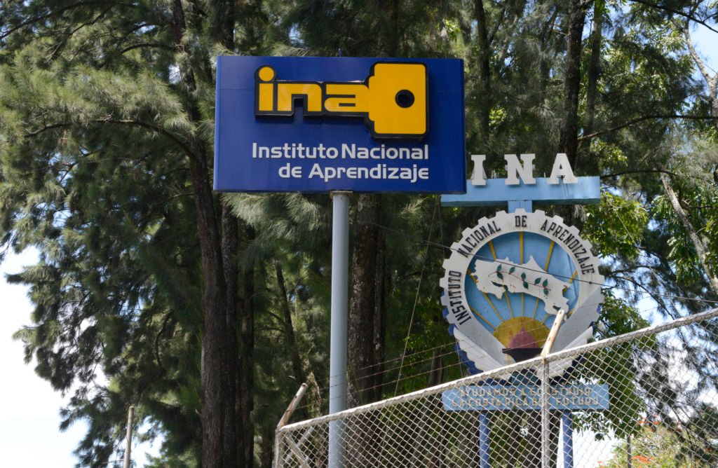 Mujeres conquistan nuevas áreas: INA fortalece su formación en carreras técnicas y STEAM