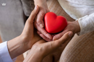 EL CORAZÓN TAMBIÉN AVISA SIN DOLOR EN EL PECHO: SEÑALES QUE MUCHAS PERSONAS PODRÍAN ESTAR PASANDO POR ALTO