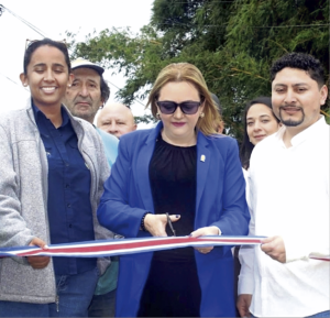 NUEVO PUENTE FACILITA PASO SEGURO A VECINOS DE LA CALLE MURTUAL